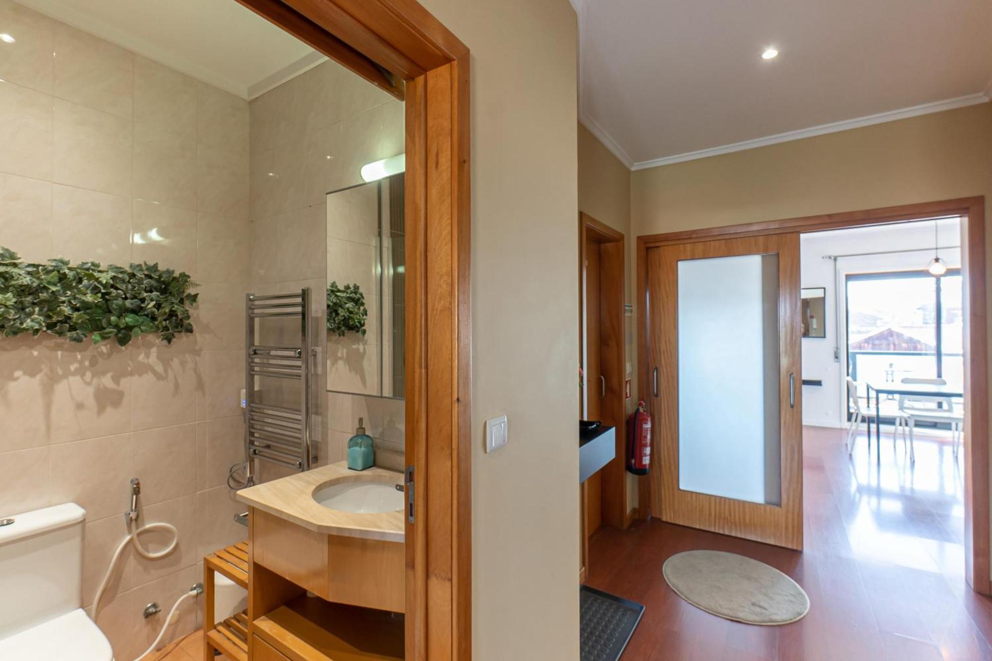 Top Floor Apartment With Sunny Balconies Porto Buitenkant foto