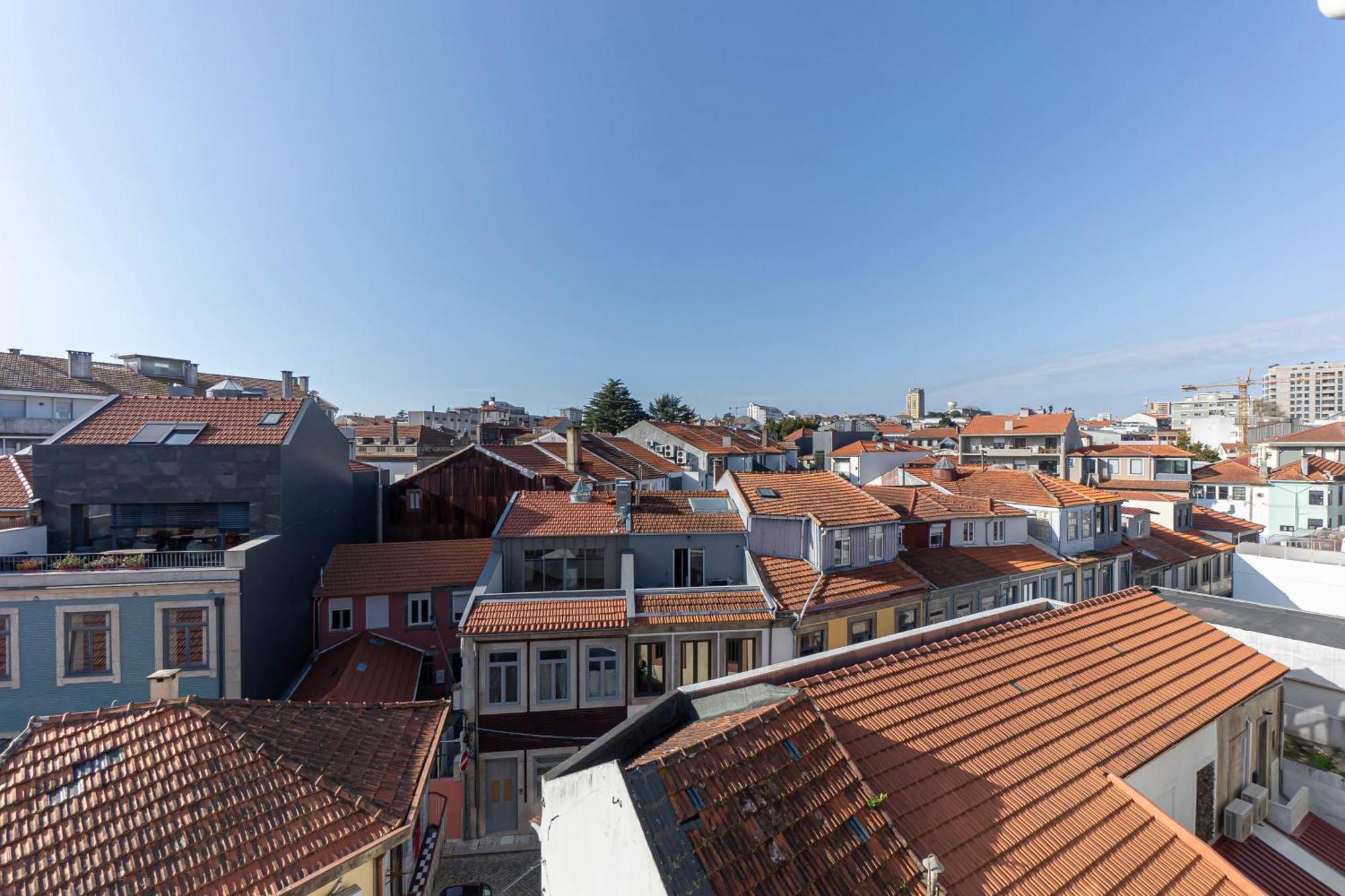 Top Floor Apartment With Sunny Balconies Porto Buitenkant foto